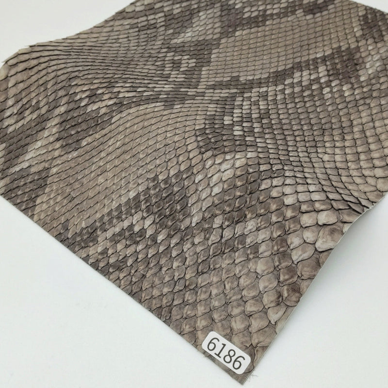 ヘビ革/ダイヤモンドパイソン皮革素材、カットレザーの通信販売