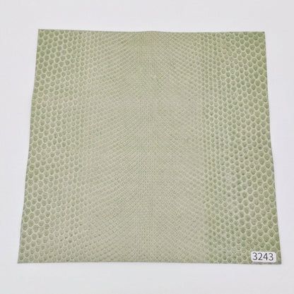 ヘビ革/ボア【21×21cm/0.3mm】デニム調ペールホワイト/Aランク/h3243