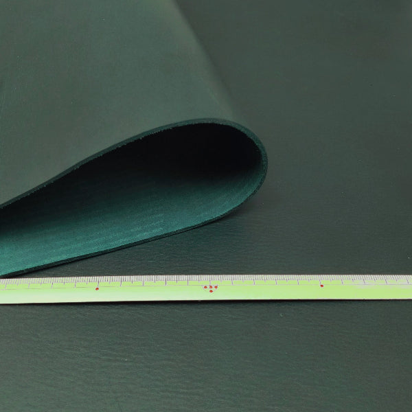 牛ヌメ革イタリアConceria800/トスカーノ【大ハギレ1枚20デシ/2.2mm】青緑/gt-222
