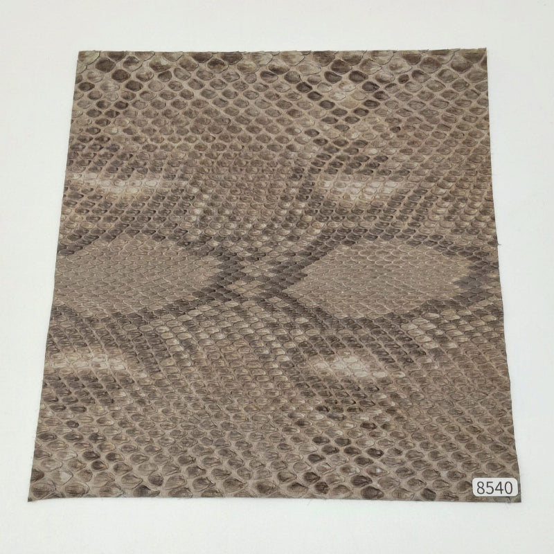 ヘビ革/ダイヤモンドパイソン【24×22cm/0.7mm】グレージュ/マット/Aランク/h8540