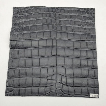 ワニ革/ナイルクロコ【24×22cm/1.4mm】ネイビーグレー/ツヤ中/SCランク/w7529